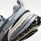 나이키 V2K 런 반사 디자인 액센트 여성 신발