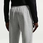 Nike Solo Swoosh Fleece-Hose mit offenem Saum (Herren)
