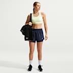 Shorts Dri-FIT 2 en 1 de tiro medio de 8 cm para mujer Nike One