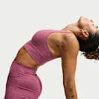 Bra deportivo de baja sujeción de líneas largas con almohadillas para mujer Nike Zenvy