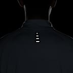 เสื้อวิ่ง Dri-FIT ซิปสั้นผู้ชาย Nike Stride