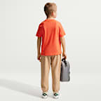 Playera para niños talla pequeña Nike "Rest And Recovery"