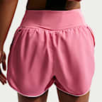 Shorts de correr Dri-FIT de tiro medio con forro de ropa interior para mujer Nike Tempo Flow Swoosh