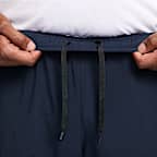 Pants Dri-FIT entallados versátiles para hombre Nike Form