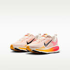 Nike Vomero 18 大童路跑鞋