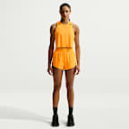 Shorts de correr Dri-FIT ADV de tiro medio de 8 cm con forro de ropa interior para mujer Nike AeroSwift