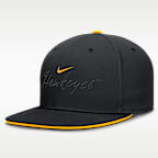 Gorra universitaria Nike Dri-FIT ajustada para hombre Iowa Pro