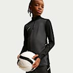 Nike Academy Older Kids' Dri-FIT Football Knit Shorts