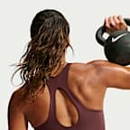 Débardeur de sport avec brassière intégrée rembourrée à maintien normal Nike Universa pour femme