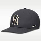 Gorra estructurada de visera cuadrada para hombre Nike Statement Dri-Fit Pro New York Yankees