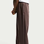 Pants de básquetbol Therma-FIT cepillados con dobladillo abierto para hombre Nike Standard Issue