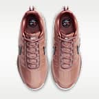 Book 2 x Chevy basketbalschoenen