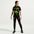 Playera de futbol Nike Dri-FIT para antes del partido del Club Atlético de Madrid visitante para niños talla grande