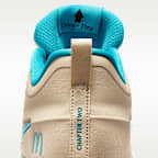 Book 2 x McDonald's Basketballschuh