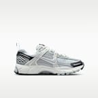 Nike Vomero 5 大童反光裝飾鞋款