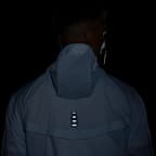 Chamarra de correr para hombre Repel UV Nike Stride