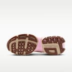 ナイキ V2K ラン ウィメンズシューズ リフレクティブ (再帰反射) アクセント付き