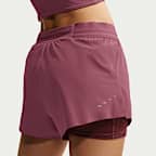 Shorts da running 2 in 1 a vita media Dri-FIT 8 cm Nike Swift – Donna