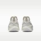 르브론 TR 1 남성 운동화