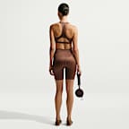 Shorts de ciclismo de 18 cm de tiro medio para mujer NikeSKIMS Satin Shine