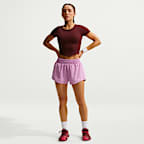 Short doublé à taille mi-basse 8 cm Dri-FIT Nike One pour femme