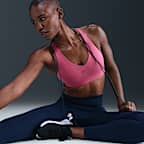 Bra deportivo Nike Universa con almohadilla de media sujeción para mujer