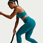 Nike Universa Leggings de 7/8 de talle alto y sujeción media con bolsillos - Mujer