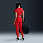 Playera de manga corta Dri-FIT con gráfico cropped para mujer Nike Pro