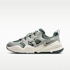 ナイキ テック ヘラ ウィメンズシューズ