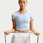 Playera de manga corta Dri-FIT cropped para mujer Nike One Fitted