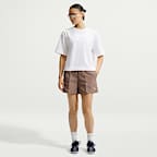 กางเกงขาสั้น 5 นิ้วเอวปานกลางผู้หญิง Nike Sportswear Everything Wovens