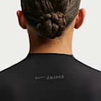 T-shirt de manga curta NikeSKIMS Weightless para mulher