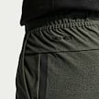 Pants de tejido Knit Dri-FIT Shori para hombre Nike Tech
