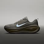 รองเท้าวิ่งโร้ดรันนิ่งผู้ชาย Nike Vomero Plus