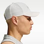 Gorra Swoosh con estructura Nike Dri-FIT Club