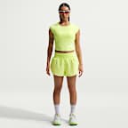 Playera de correr de manga tipo casquillo Dri-FIT para mujer Nike Tempo Swoosh