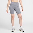Shorts de ciclismo de tiro alto de 20 cm con bolsillos para mujer Nike One