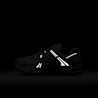 Nike Vomero 5 大童反光裝飾鞋款