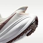 Nike Revolution 8 EasyOn Straßenlaufschuh (Damen)