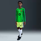 F.C. Barcelona 2025/26 Stadium Goalkeeper Older Kids' Nike Dri-FIT Football Replica Shirt