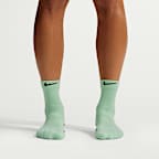 Nike Run Midweight Running Crew Socks (1 Pair)