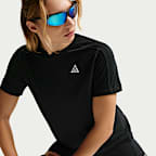 Playera de trail running de manga corta Dri-FIT para mujer Nike ACG