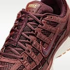 รองเท้าผู้ชาย Nike P-6000 Suede