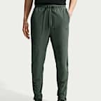 Pants de tejido Knit Dri-FIT Shori para hombre Nike Tech