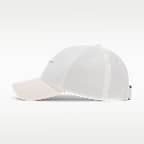 Gorra Swoosh con estructura Nike Dri-FIT Club