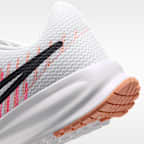 Nike Run Defy 女款路跑鞋