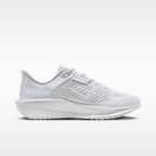 Tenis de correr en pavimento para hombre Nike Quest 6