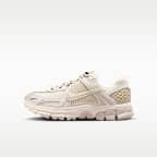 Nike Vomero 5 Older Kids' Shoes with Reflective Design Accents