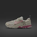 Chaussure Nike Vomero 5 pour ado avec motifs réfléchissants