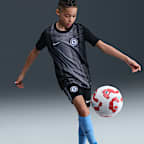 Chelsea F.C. 2025/26 Stadium Goalkeeper Older Kids' Nike Dri-FIT Football Replica Short-Sleeve Shirt